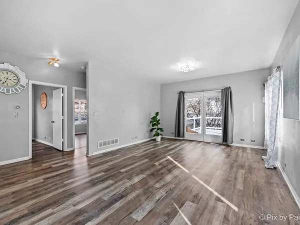 $2,895 | 4909 Spencer Avenue, Unit A, Lisle, IL 60532
