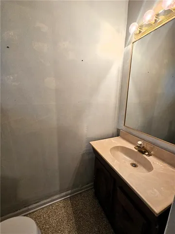 $215,000 | 20802 East 13th Terrace North, Independence, MO 64057