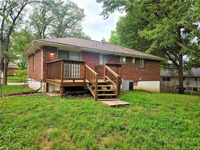 $215,000 | 20802 East 13th Terrace North, Independence, MO 64057