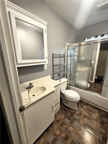 $215,000 | 20802 East 13th Terrace North, Independence, MO 64057