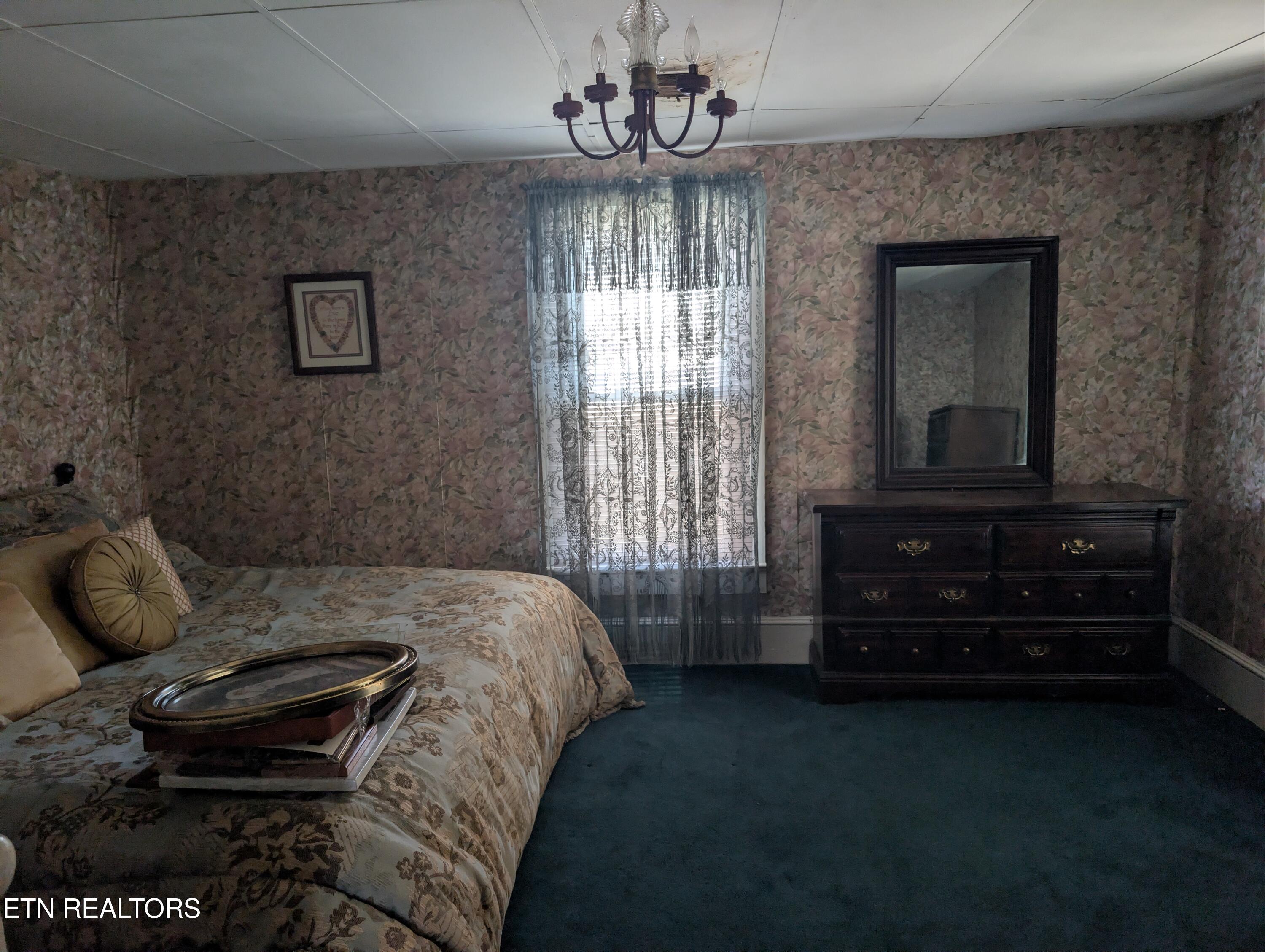 1720 Exeter Avenue Middlesboro, KY 40965 - Photo 4 of 15 1000012610