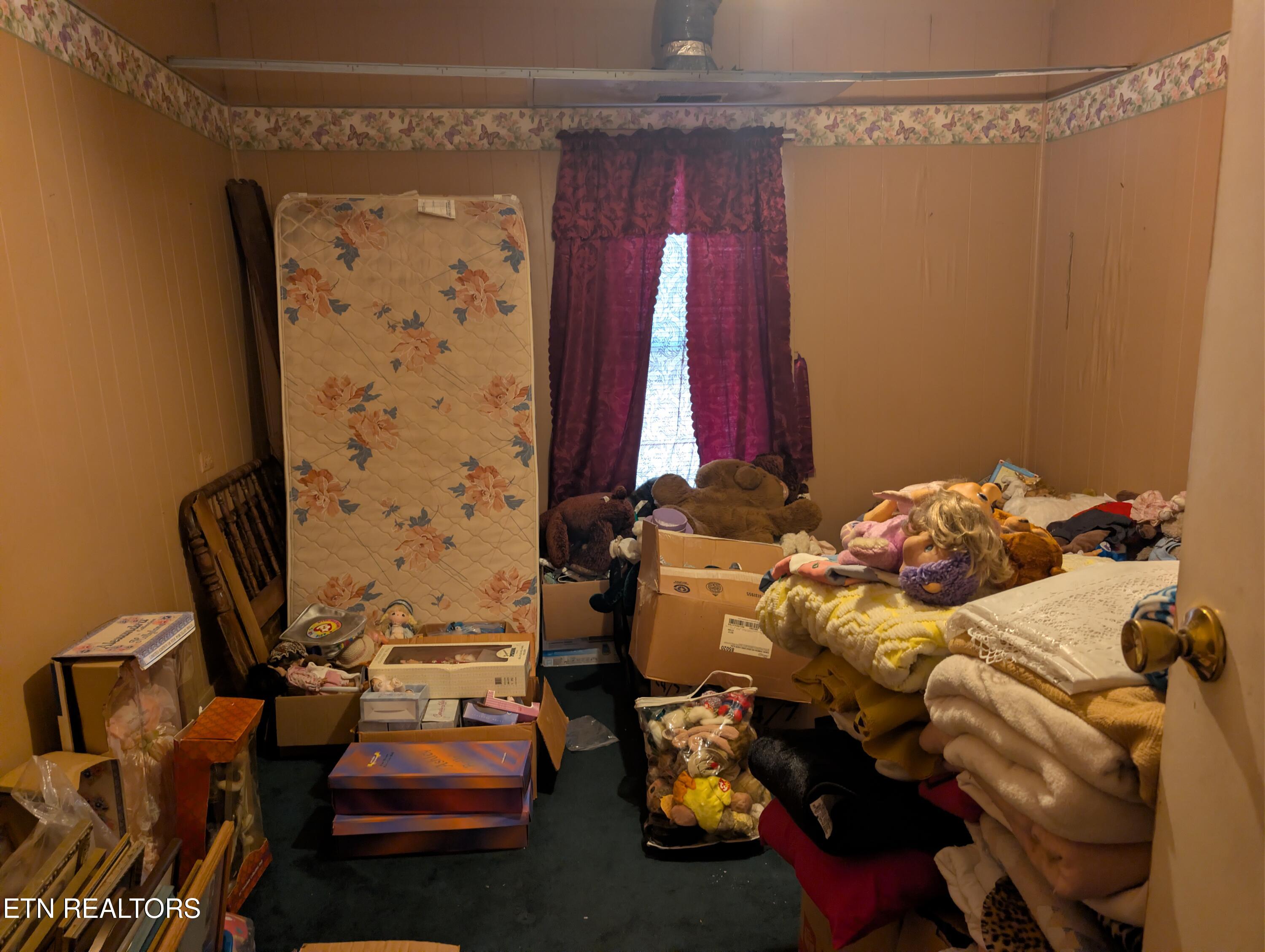 1720 Exeter Avenue Middlesboro, KY 40965 - Photo 8 of 15 1000012607