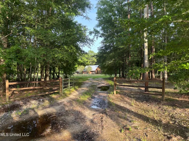 $198,900 | 594 Homer Ladner Road, Poplarville, MS 39470
