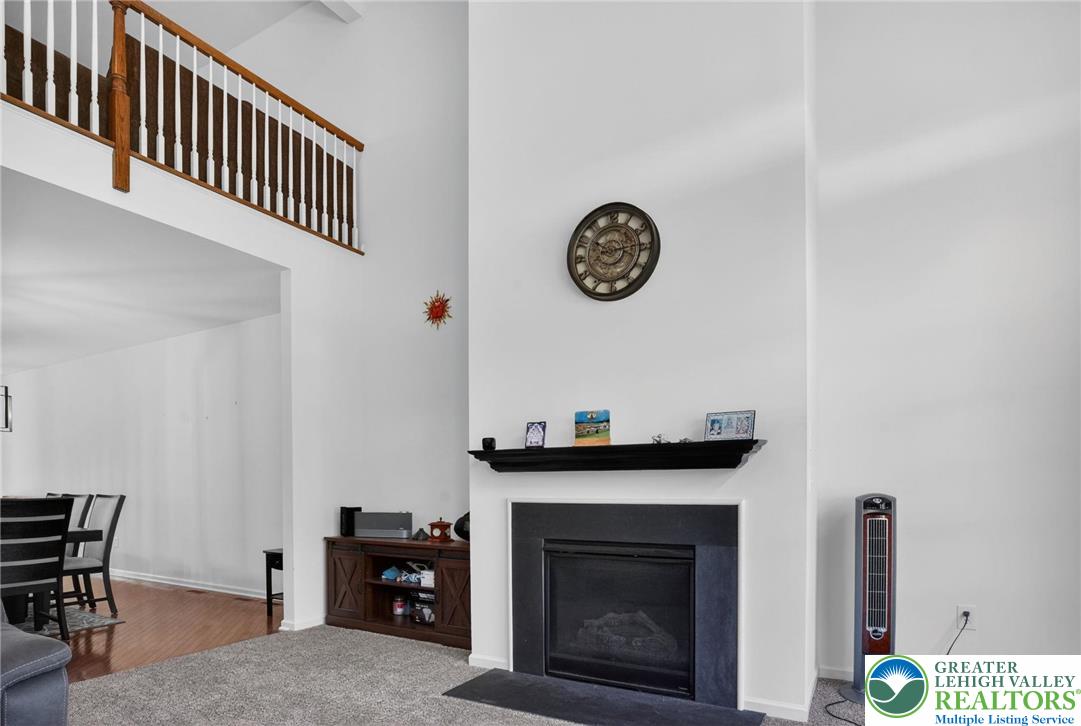 560 Quaker Ridge Terrace Easton, PA 18042 - Photo 10 of 40 Gas Fireplace