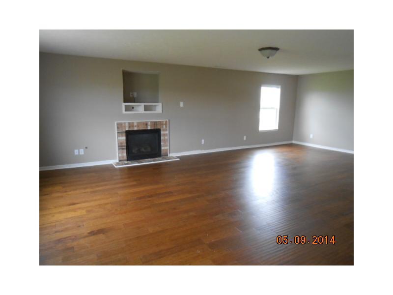 604 Hanover Road Brownsburg, IN 46112 - Photo 3 of 11