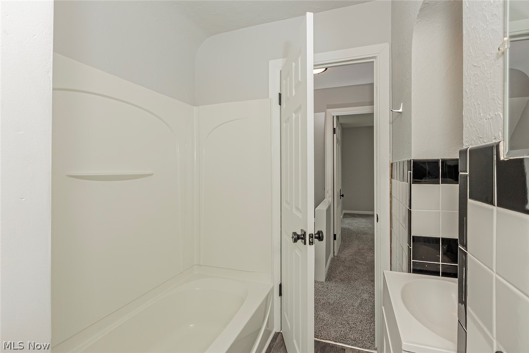 1117 Argonne Road Cleveland, OH 44121 - Photo 21 of 34