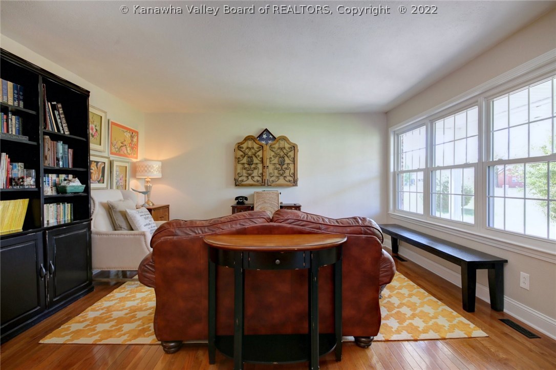 160 Elm Street Winfield, WV 25213 - Photo 6 of 30 Gallery Image 6