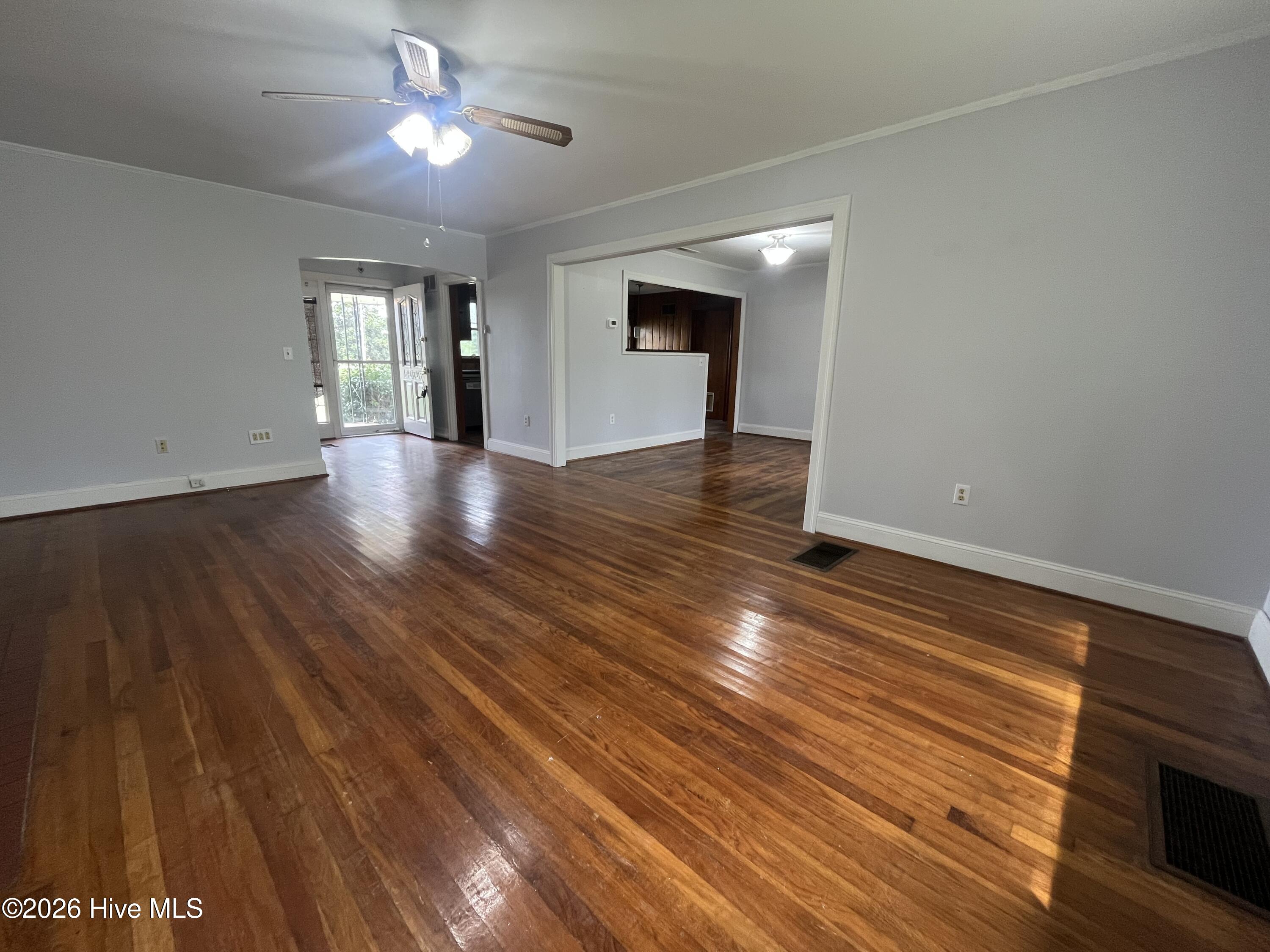 720 Main Street Bayboro, NC 28515 - Photo 11 of 35 Living Room
