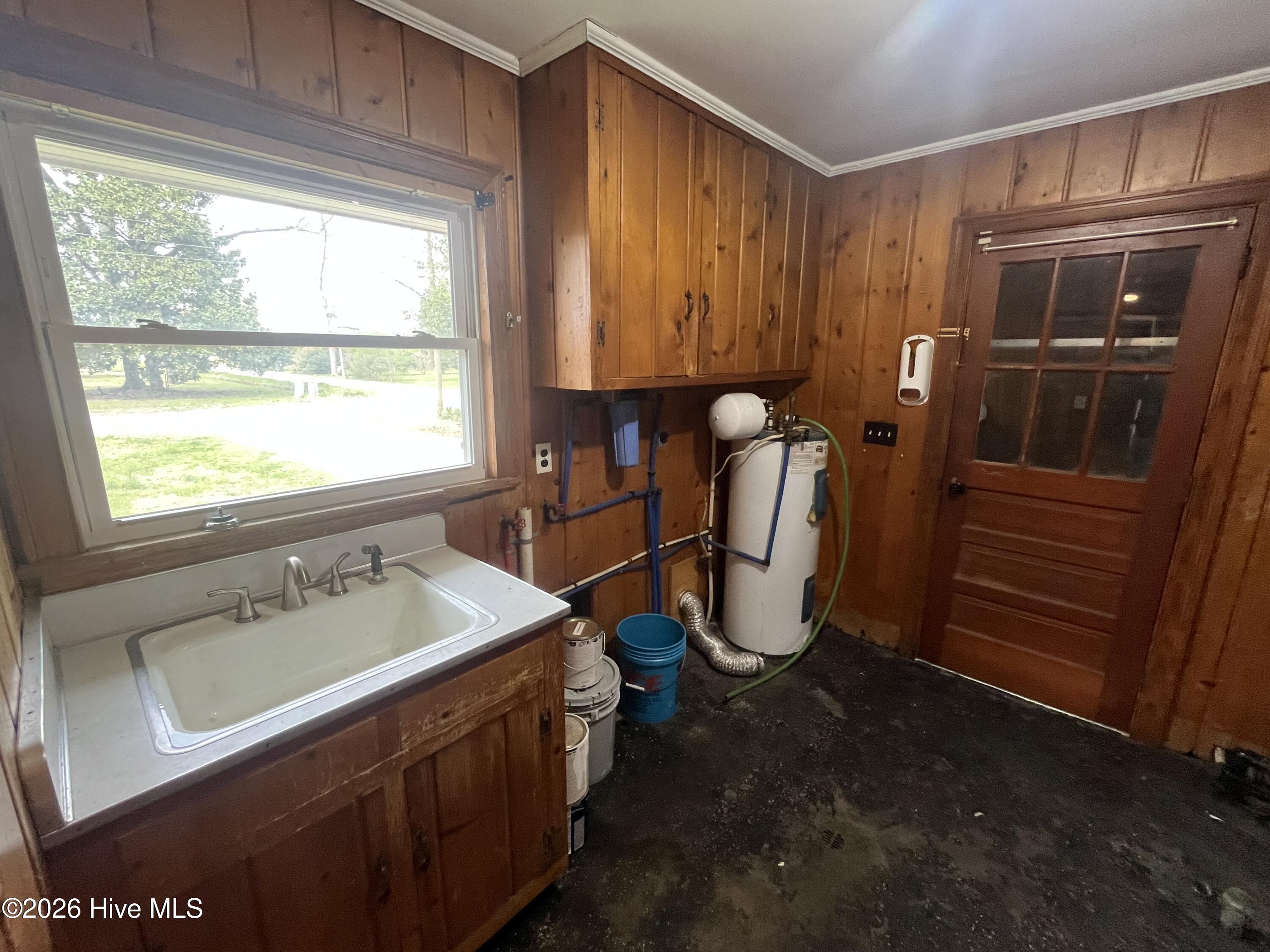 720 Main Street Bayboro, NC 28515 - Photo 29 of 35 Laundry Room