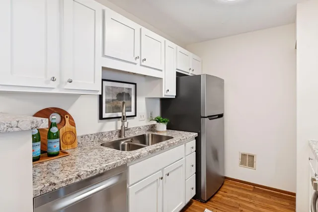 $179,900 | 2250 Benson Avenue, Unit H, St. Paul, MN 55116