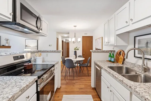 $179,900 | 2250 Benson Avenue, Unit H, St. Paul, MN 55116