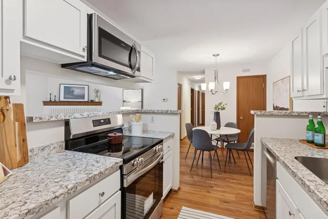 $179,900 | 2250 Benson Avenue, Unit H, St. Paul, MN 55116