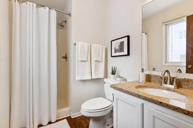 $179,900 | 2250 Benson Avenue, Unit H, St. Paul, MN 55116