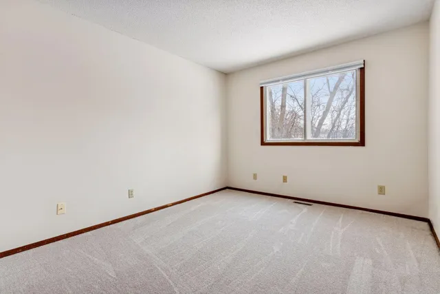 $179,900 | 2250 Benson Avenue, Unit H, St. Paul, MN 55116