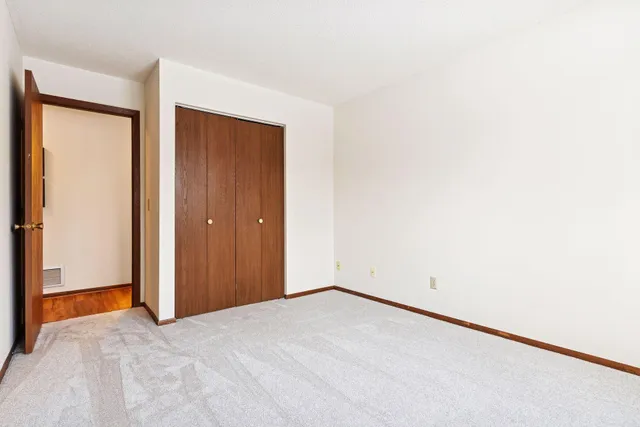 $179,900 | 2250 Benson Avenue, Unit H, St. Paul, MN 55116