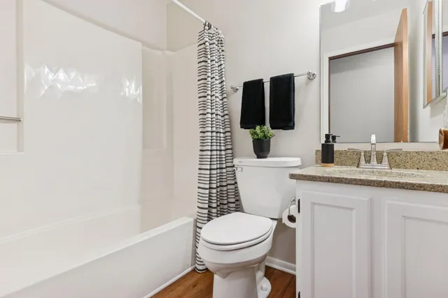 $179,900 | 2250 Benson Avenue, Unit H, St. Paul, MN 55116