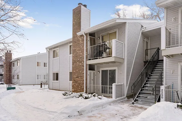 $179,900 | 2250 Benson Avenue, Unit H, St. Paul, MN 55116