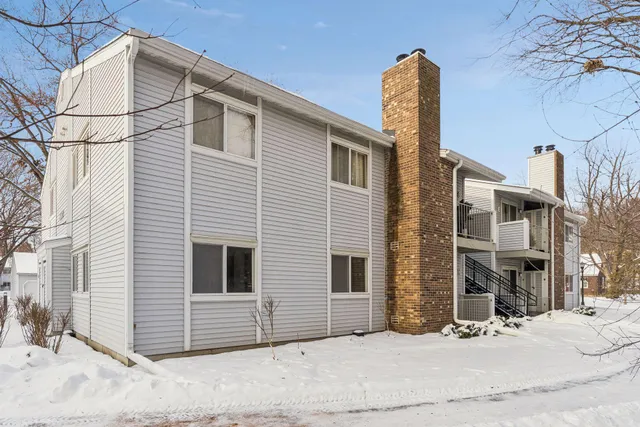 $179,900 | 2250 Benson Avenue, Unit H, St. Paul, MN 55116