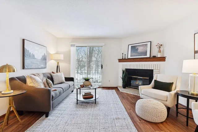 $179,900 | 2250 Benson Avenue, Unit H, St. Paul, MN 55116