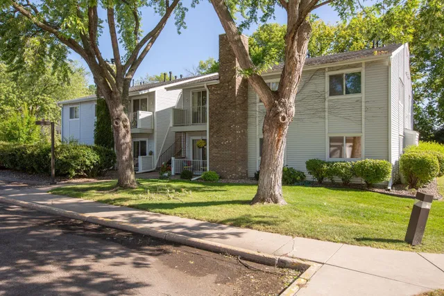 $179,900 | 2250 Benson Avenue, Unit H, St. Paul, MN 55116