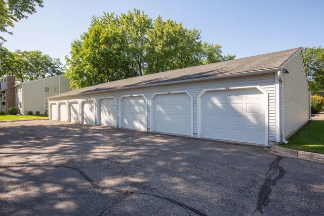 $179,900 | 2250 Benson Avenue, Unit H, St. Paul, MN 55116