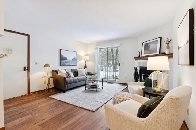 $179,900 | 2250 Benson Avenue, Unit H, St. Paul, MN 55116