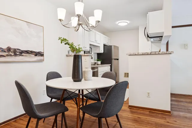 $179,900 | 2250 Benson Avenue, Unit H, St. Paul, MN 55116