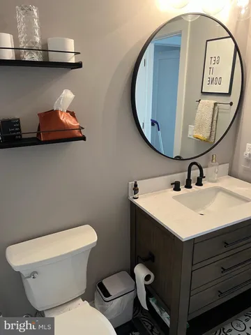 a bed room with a bed