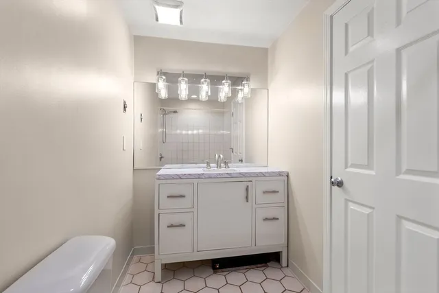 $529,000 | 1216 Vfw Parkway, Unit 40, Boston, MA 02132