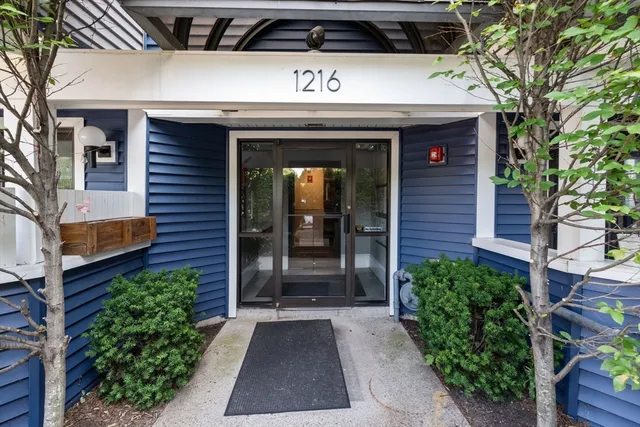 $529,000 | 1216 Vfw Parkway, Unit 40, Boston, MA 02132