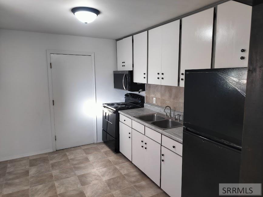 683 Decoria Avenue Arco, ID 83213 - Photo 19 of 23 kitchen with appliances (new)