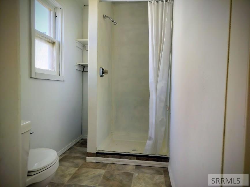 683 Decoria Avenue Arco, ID 83213 - Photo 9 of 23 MASTER SHOWER