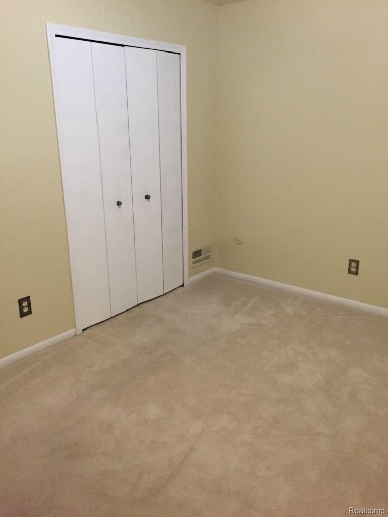 33300 King Road New Boston, MI 48164 - Photo 18 of 33 3rd Bedroom W/ New Carpet