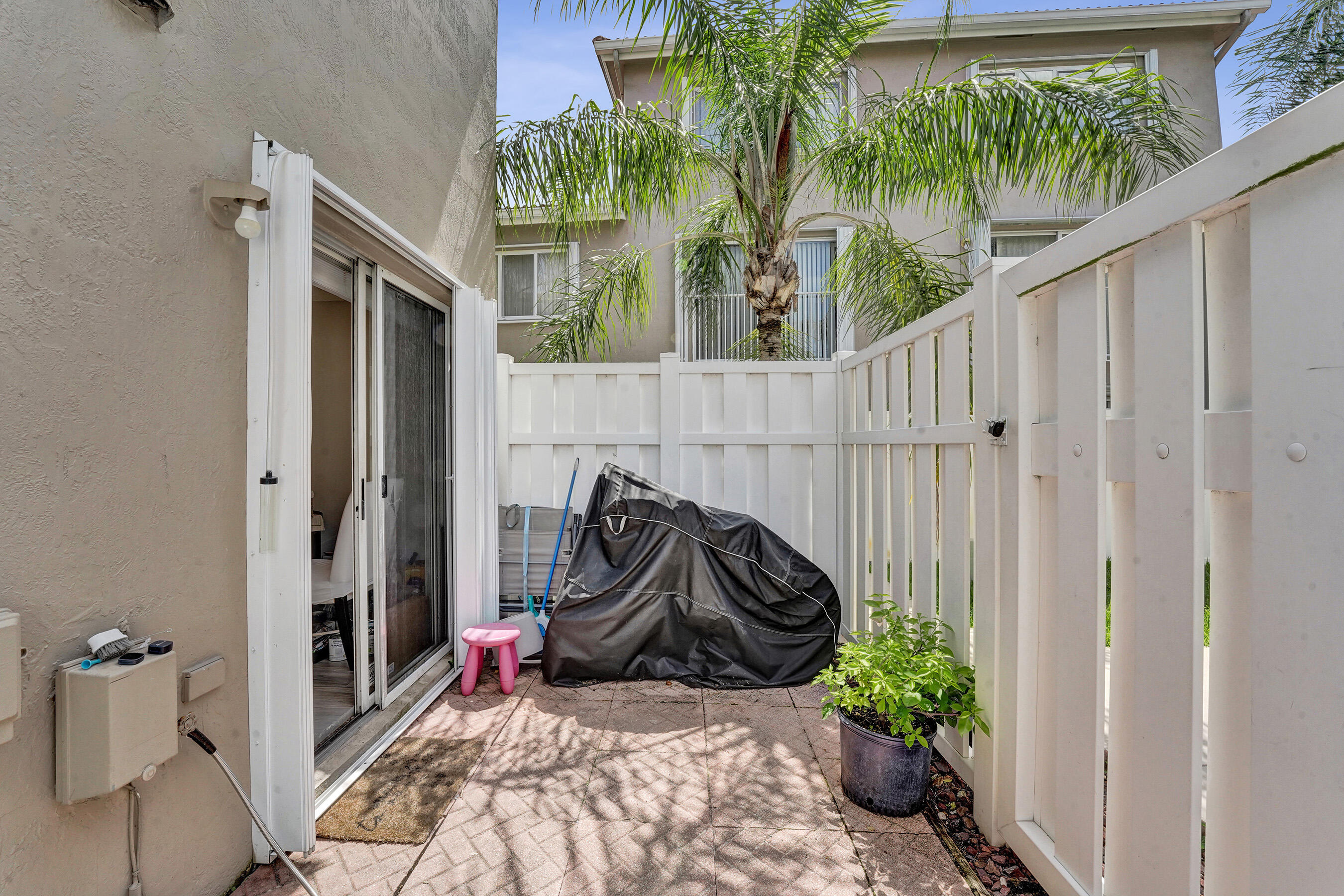 173 Riviera Circle Weston, FL 33326 - Photo 33 of 41 DSC01472
