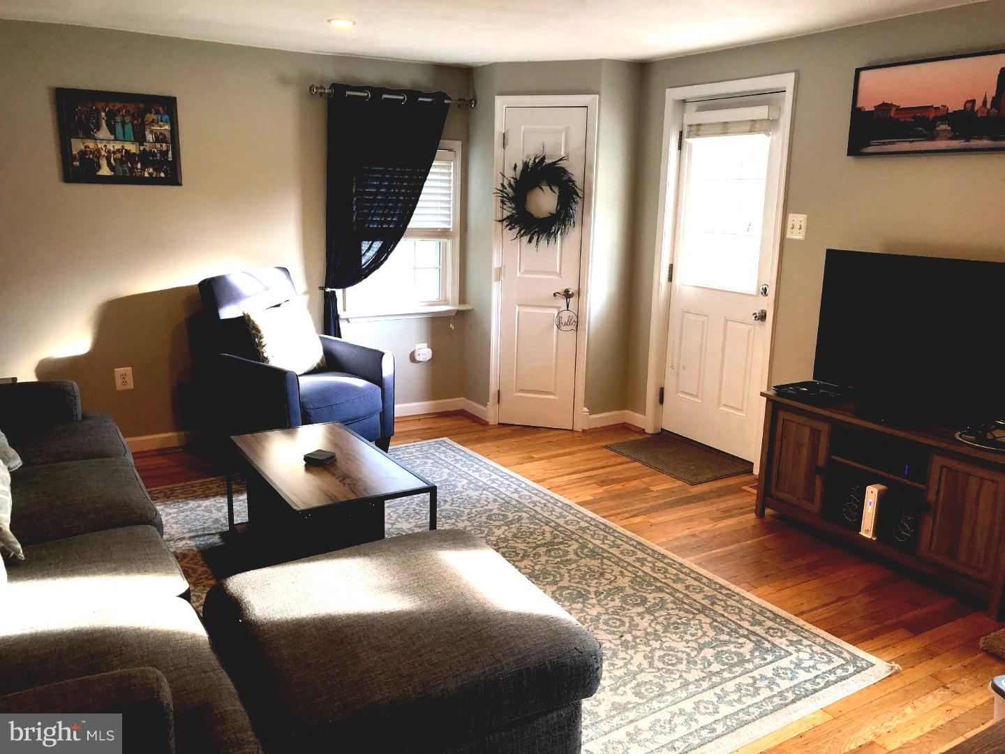 1015 Rutledge Avenue Phoenixville, PA 19460 - Photo 3 of 21 Living Room