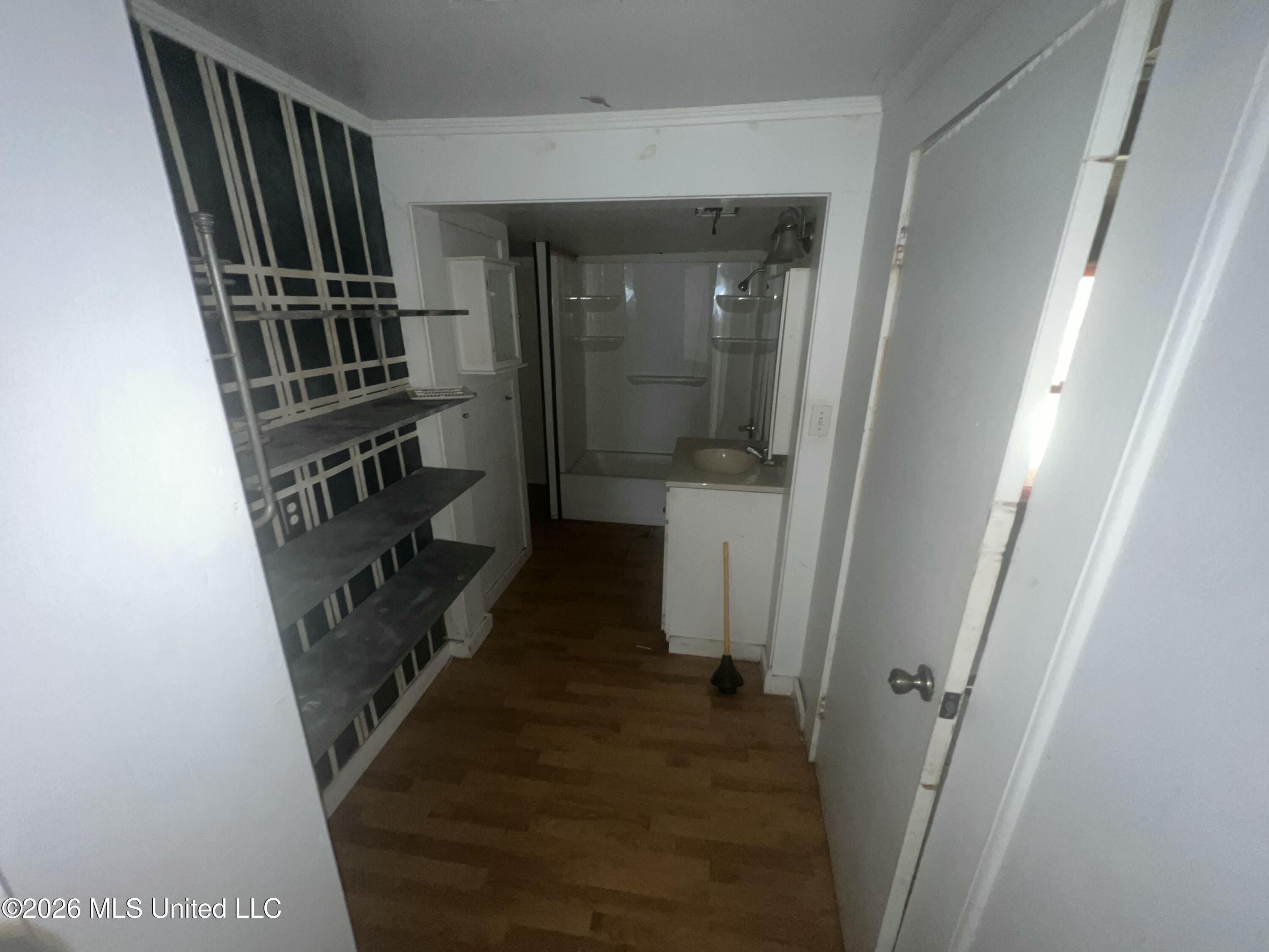 311 South Maple Street Aberdeen, MS 39730 - Photo 9 of 12 IMG_9044