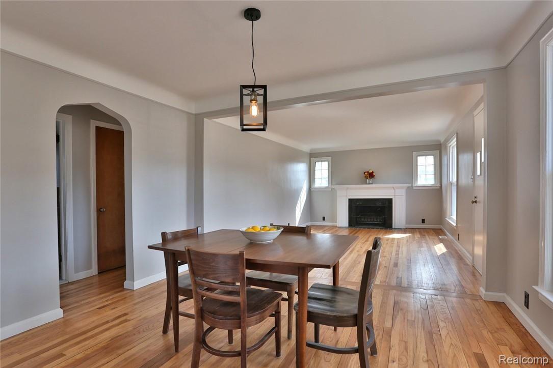 18740 Champaign Road Allen Park, MI 48101 - Photo 5 of 21 2B8A1653.jpg