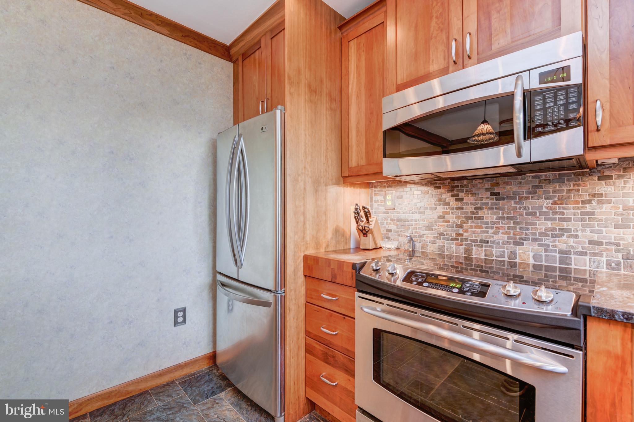 27 Terrace Road Levittown, PA 19056 - Photo 4 of 31