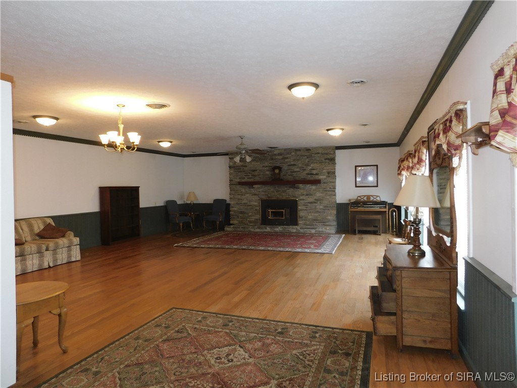 2620 West Cody Road Salem, IN 47167 - Photo 36 of 52 Guest quarters living room