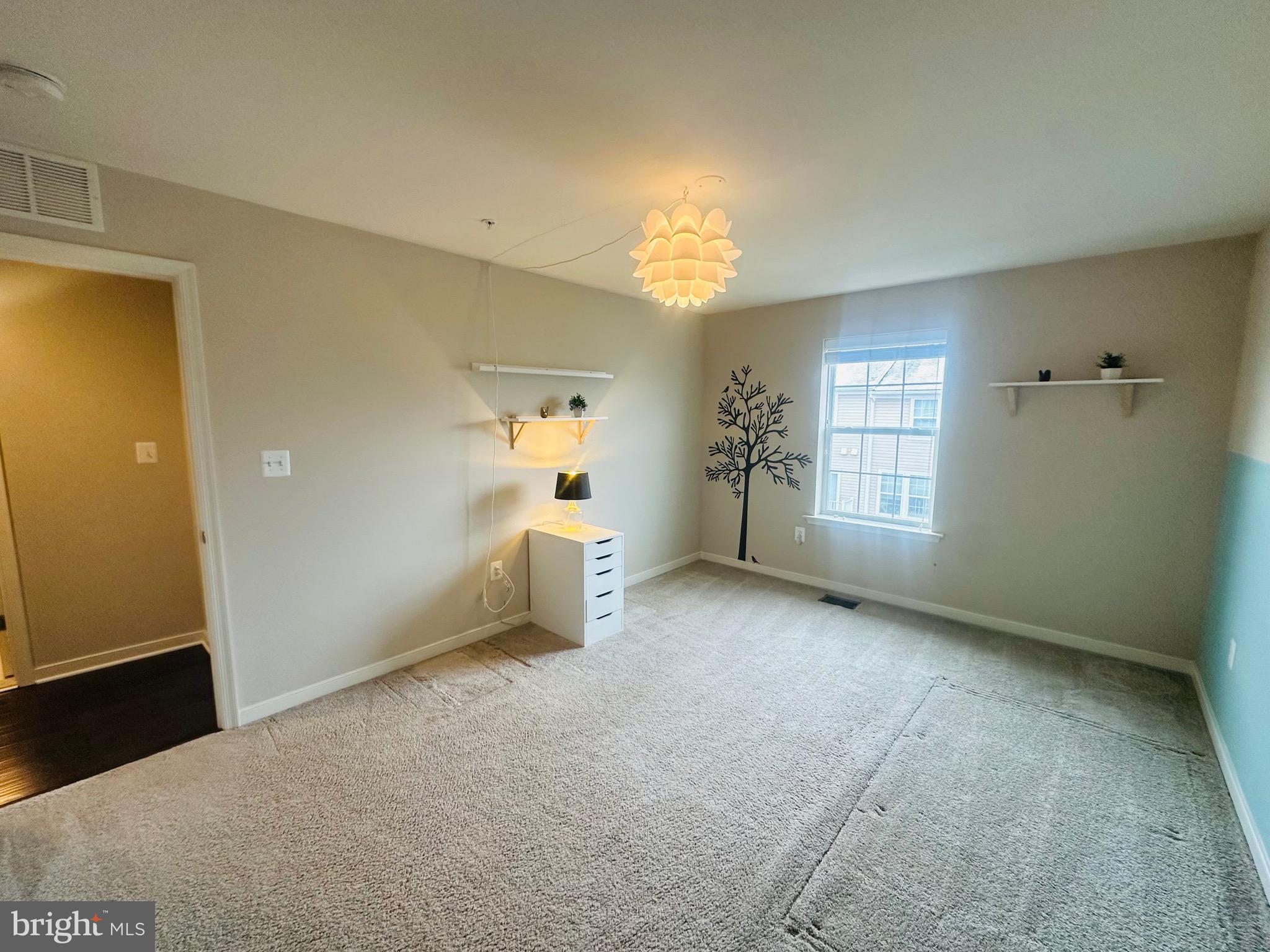 25576 Tolar Square Chantilly, VA 20152 - Photo 31 of 55 an empty room with windows