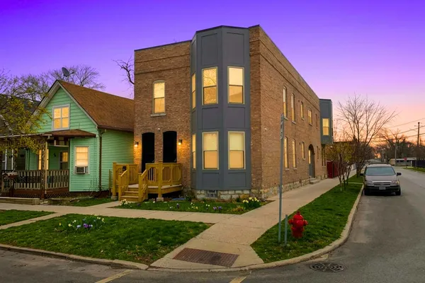 $1,550 | 13443 Greenwood Avenue, Unit 2E, Blue Island, IL 60406