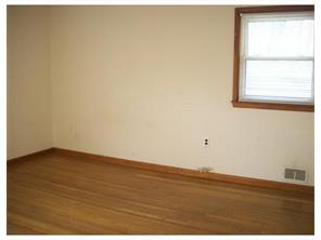 389 Ocean Keyport, NJ 07735 - Photo 3 of 10 Yard/Garden.