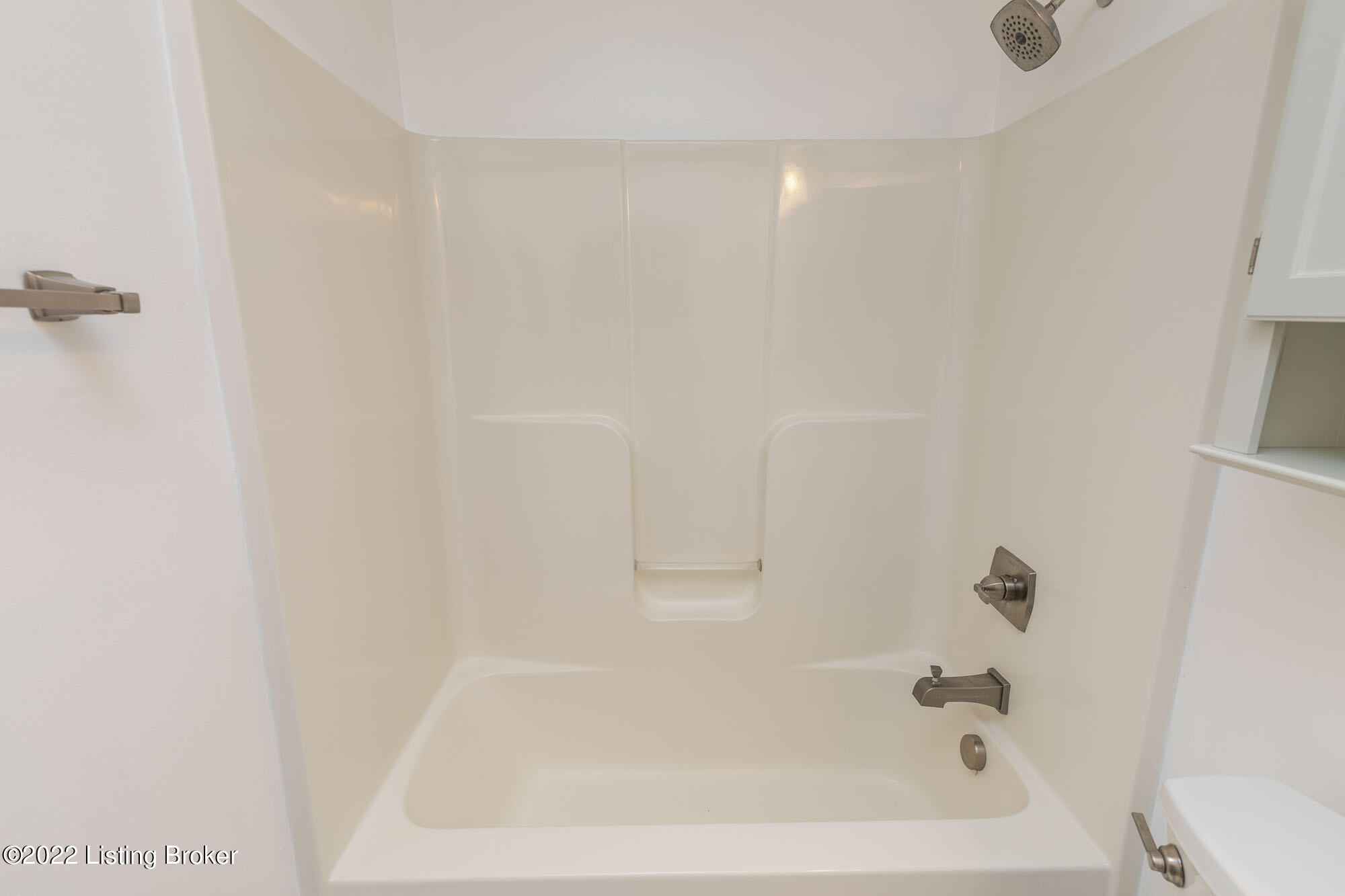 6205 Cooper Chapel Road Louisville, KY 40229 - Photo 22 of 47 Hall Bath 2