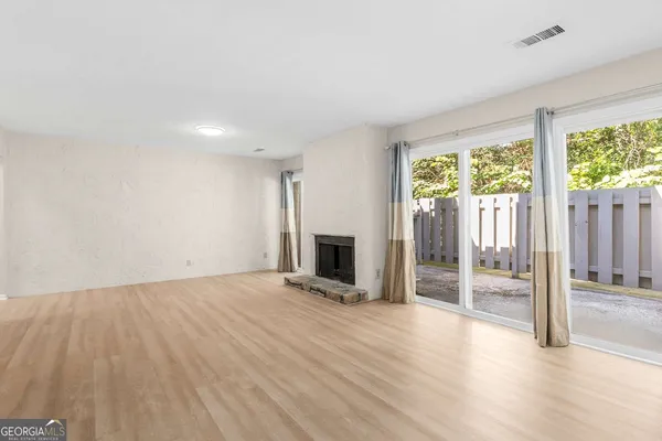 $3,000 | 510 East Ponce De Leon Avenue, Unit J, Decatur, GA 30030