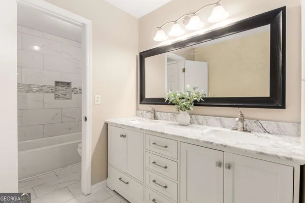 $3,000 | 510 East Ponce De Leon Avenue, Unit J, Decatur, GA 30030