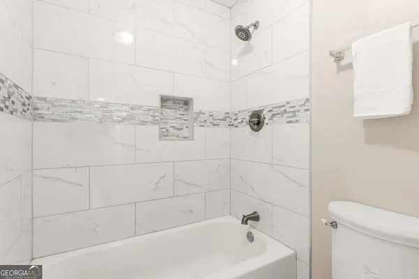 $3,000 | 510 East Ponce De Leon Avenue, Unit J, Decatur, GA 30030