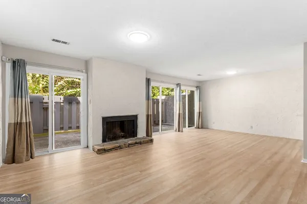 $3,000 | 510 East Ponce De Leon Avenue, Unit J, Decatur, GA 30030