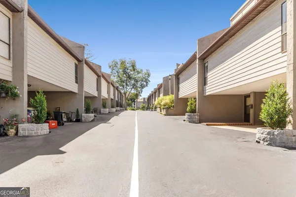 $3,000 | 510 East Ponce De Leon Avenue, Unit J, Decatur, GA 30030