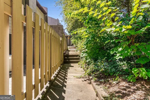 $3,000 | 510 East Ponce De Leon Avenue, Unit J, Decatur, GA 30030