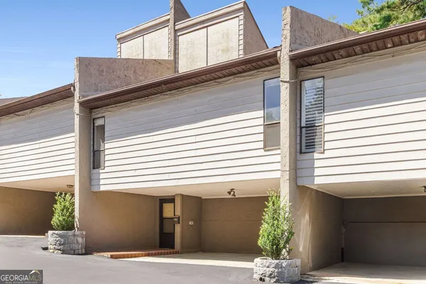 $3,000 | 510 East Ponce De Leon Avenue, Unit J, Decatur, GA 30030